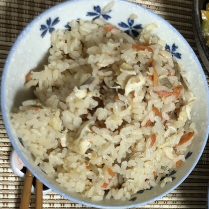 ごぼうミックス便利ですよね〜。大好きな炊き込みご飯が手軽に作れて助かりました。